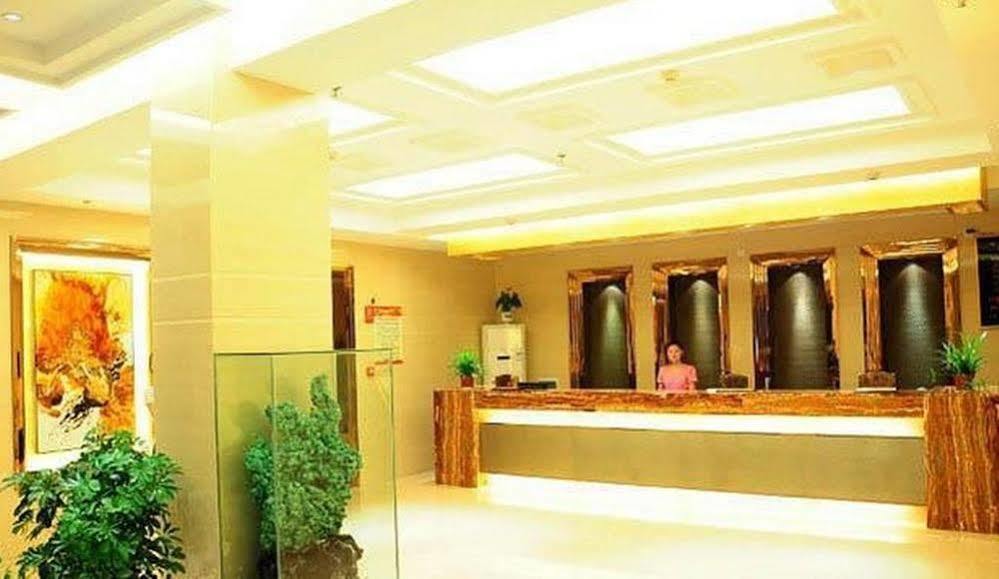 Ronghe Holiday Hotel Shiyan  ภายนอก รูปภาพ