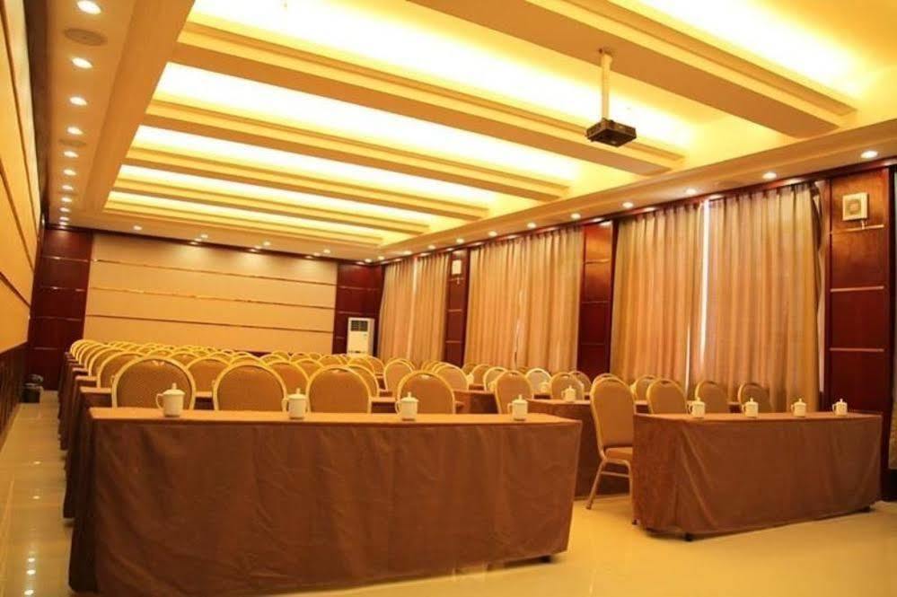 Ronghe Holiday Hotel Shiyan  ภายนอก รูปภาพ